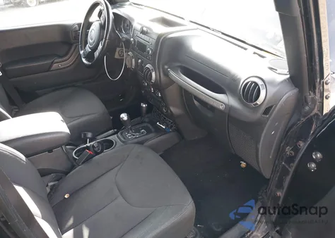 2017 Jeep Wrangler Unlimited Sport 4X4 из США, поврежденный, VIN 1C4BJWDG5HL652039